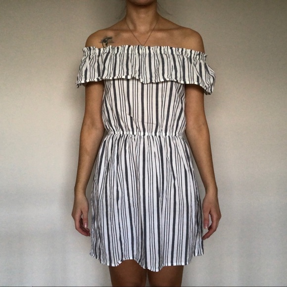 DIVIDED Off the shoulder striped mini dress - Picture 1 of 4